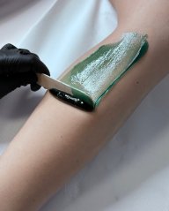 ITALWAX Depilační sada – filmový vosk Azulén 200 g + špachtle 100 ks + Podepilační olej 100 ml