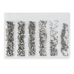 Pedrería plateada, ~1440 piezas